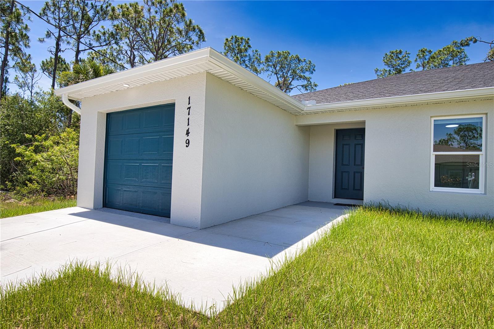 17147 And 17149 Carleen Ave Property Photo 4
