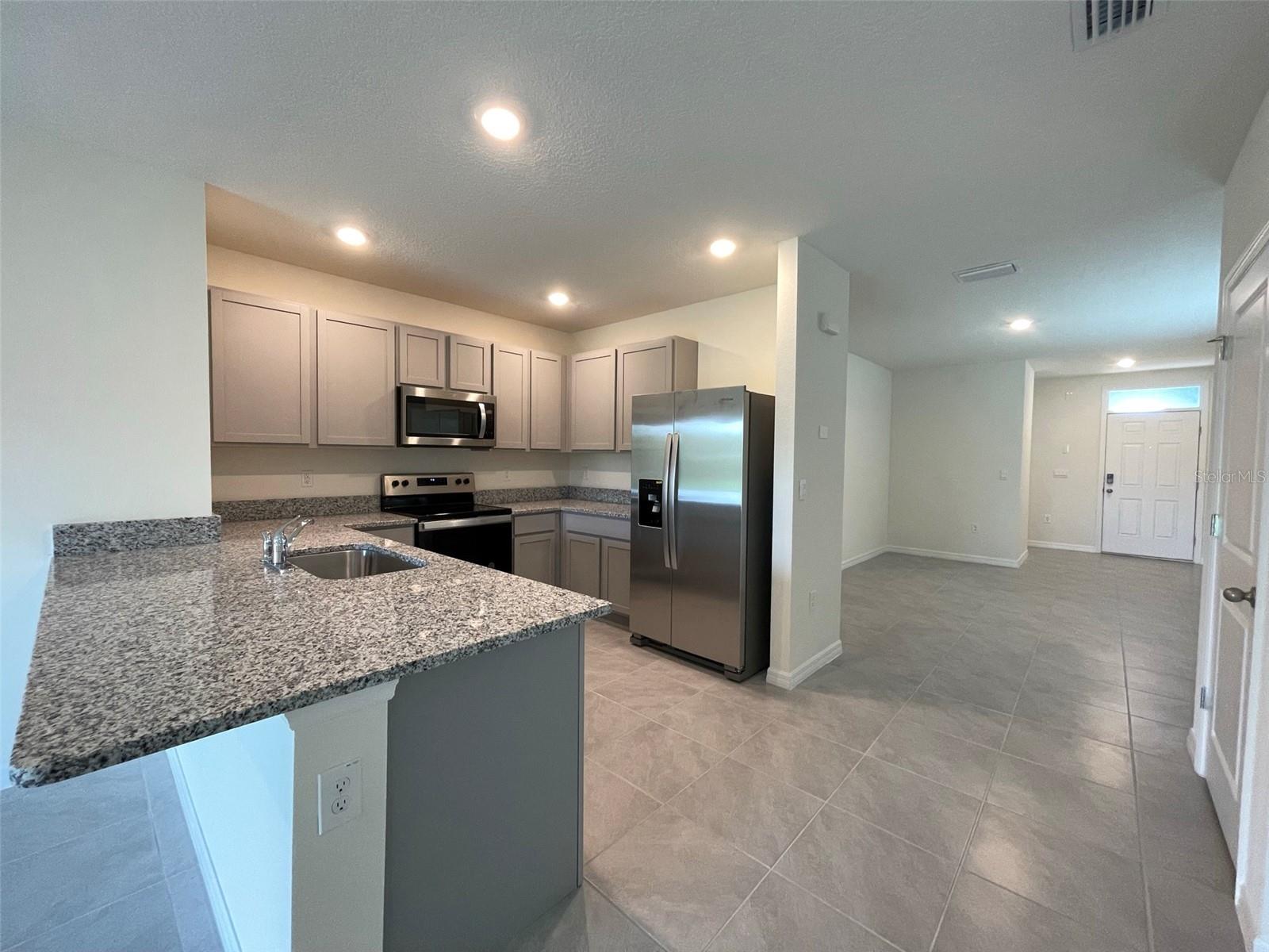8434 Hardy Bay Loop Property Photo 6