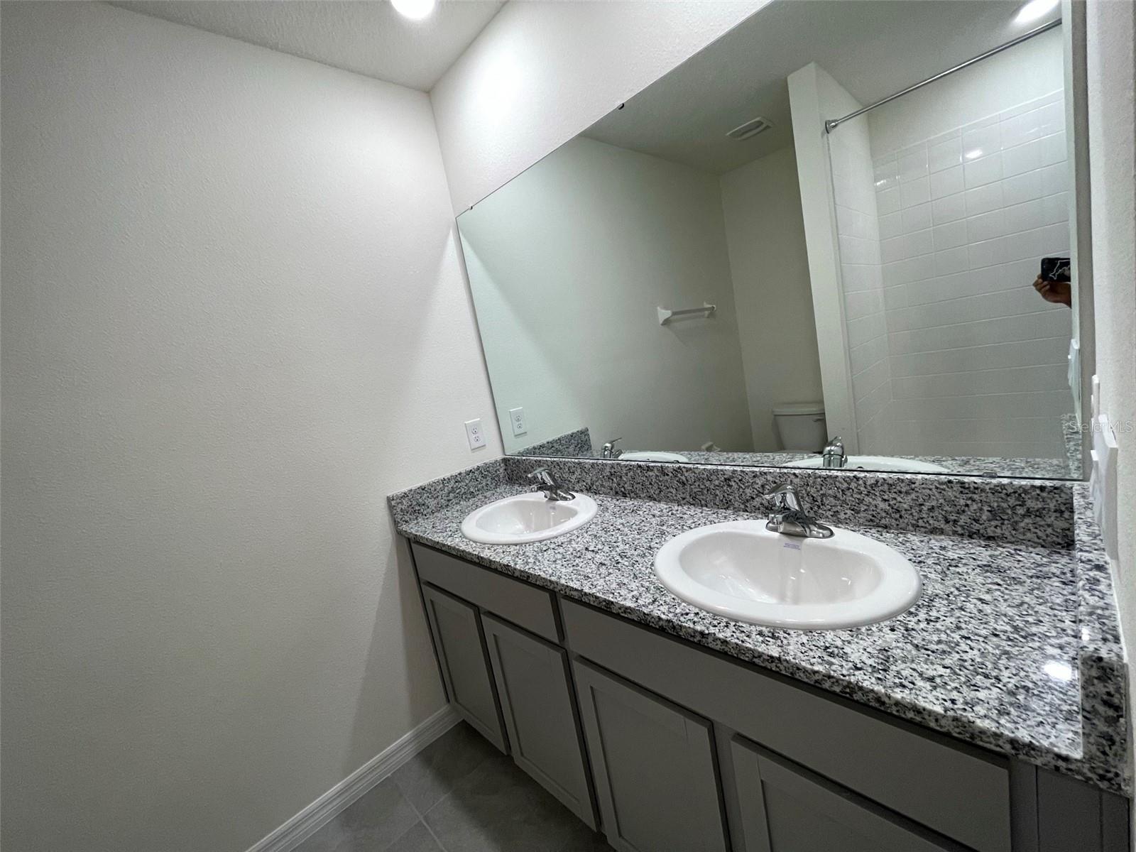 8434 Hardy Bay Loop Property Photo 12