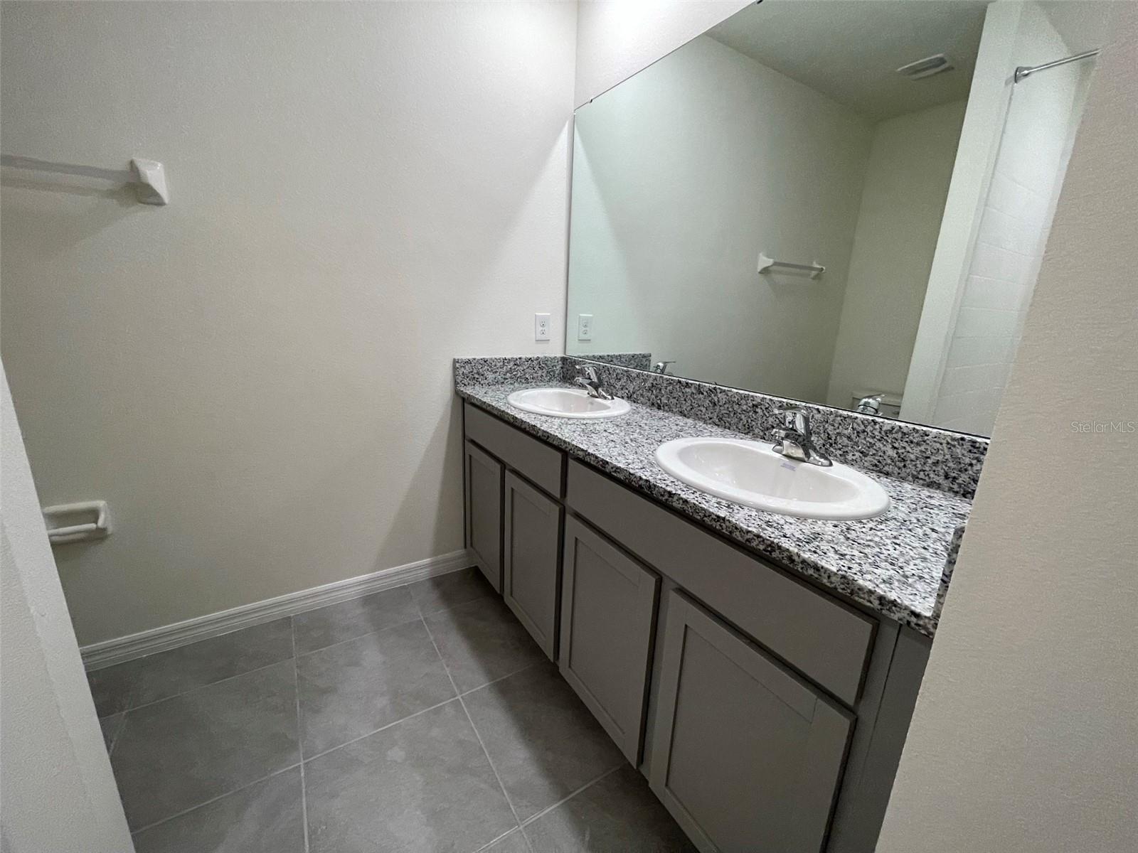 8434 Hardy Bay Loop Property Photo 13