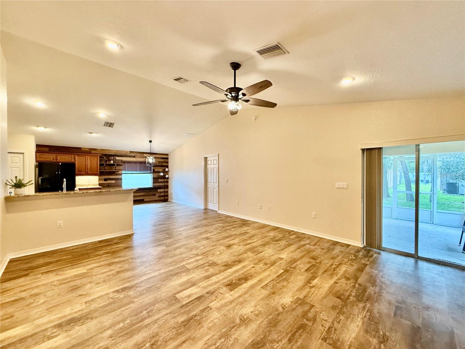 6054 Merrifield Dr Property Photo 4