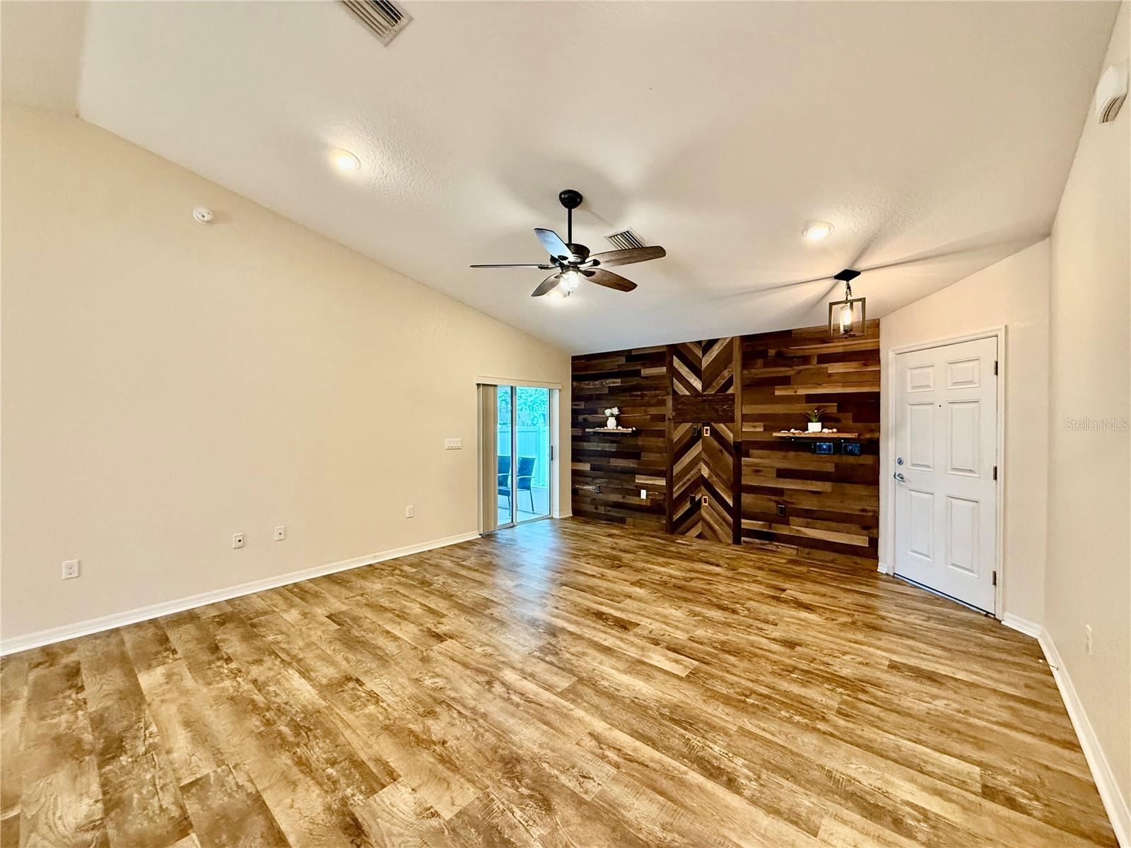 6054 Merrifield Dr Property Photo 6