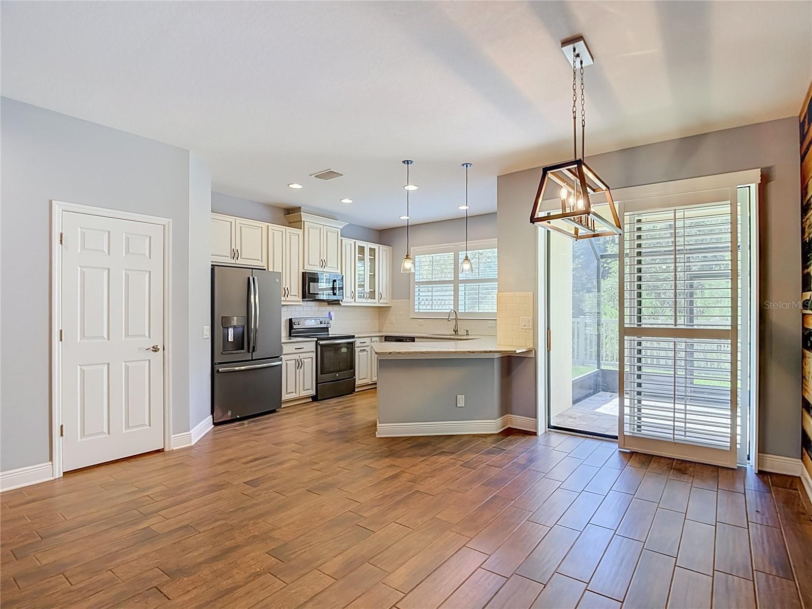 30305 Southwell Ln Property Photo 4