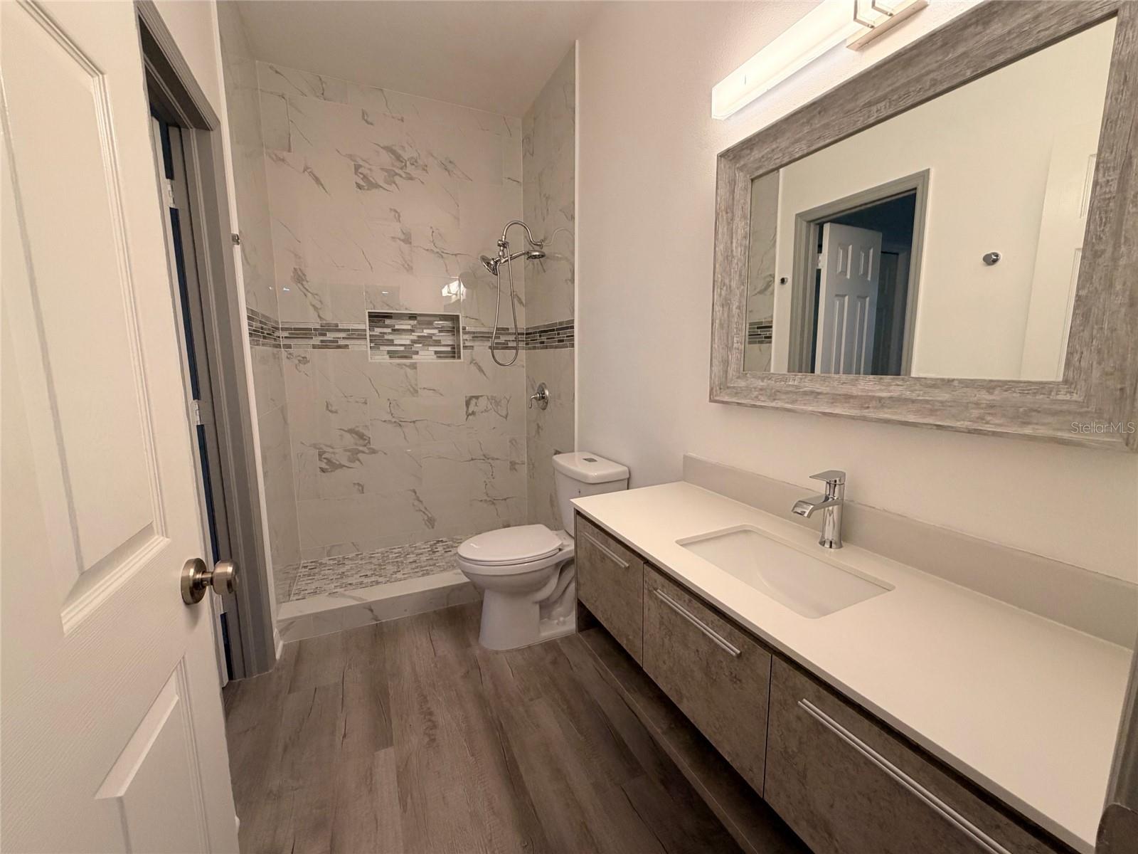 10245 Devonshire Lake Dr Property Photo 14