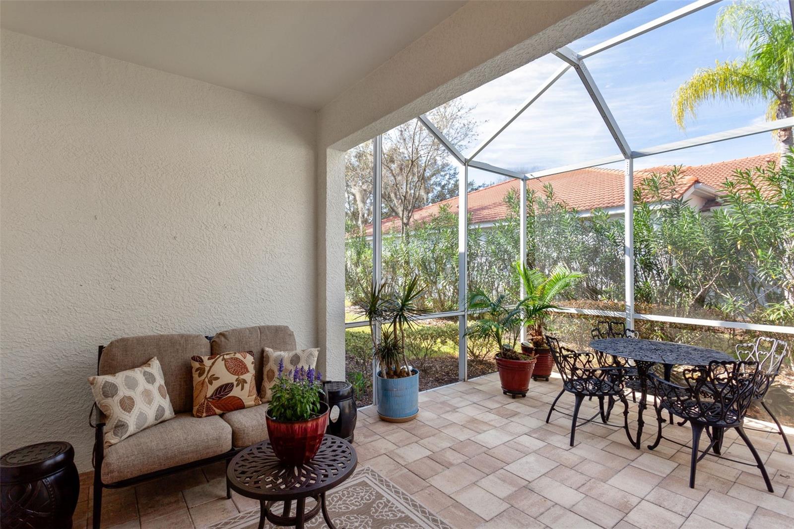 10245 Devonshire Lake Dr Property Photo 16