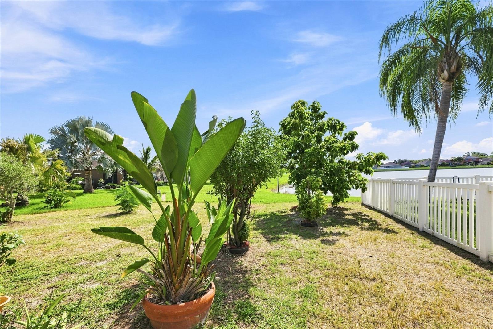 803 Parker Den Dr Property Photo 32