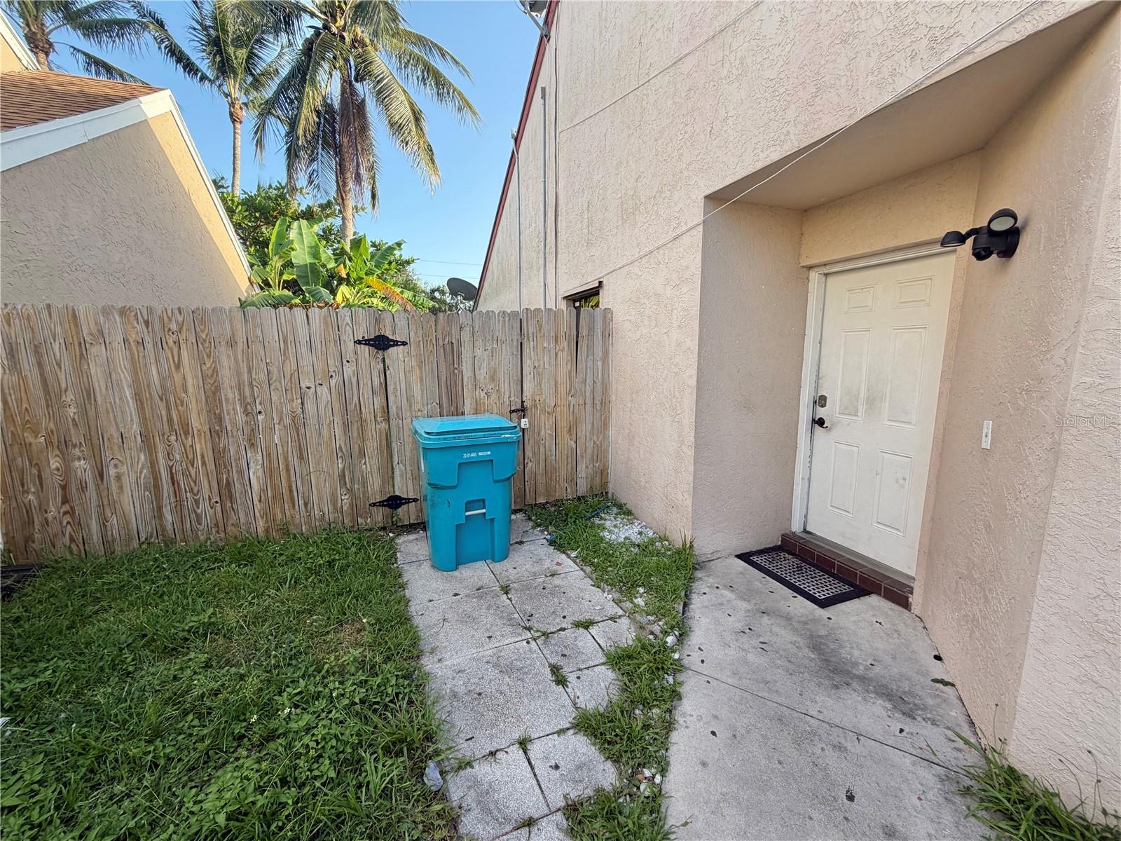 33 Peachtree Pl Property Photo 6