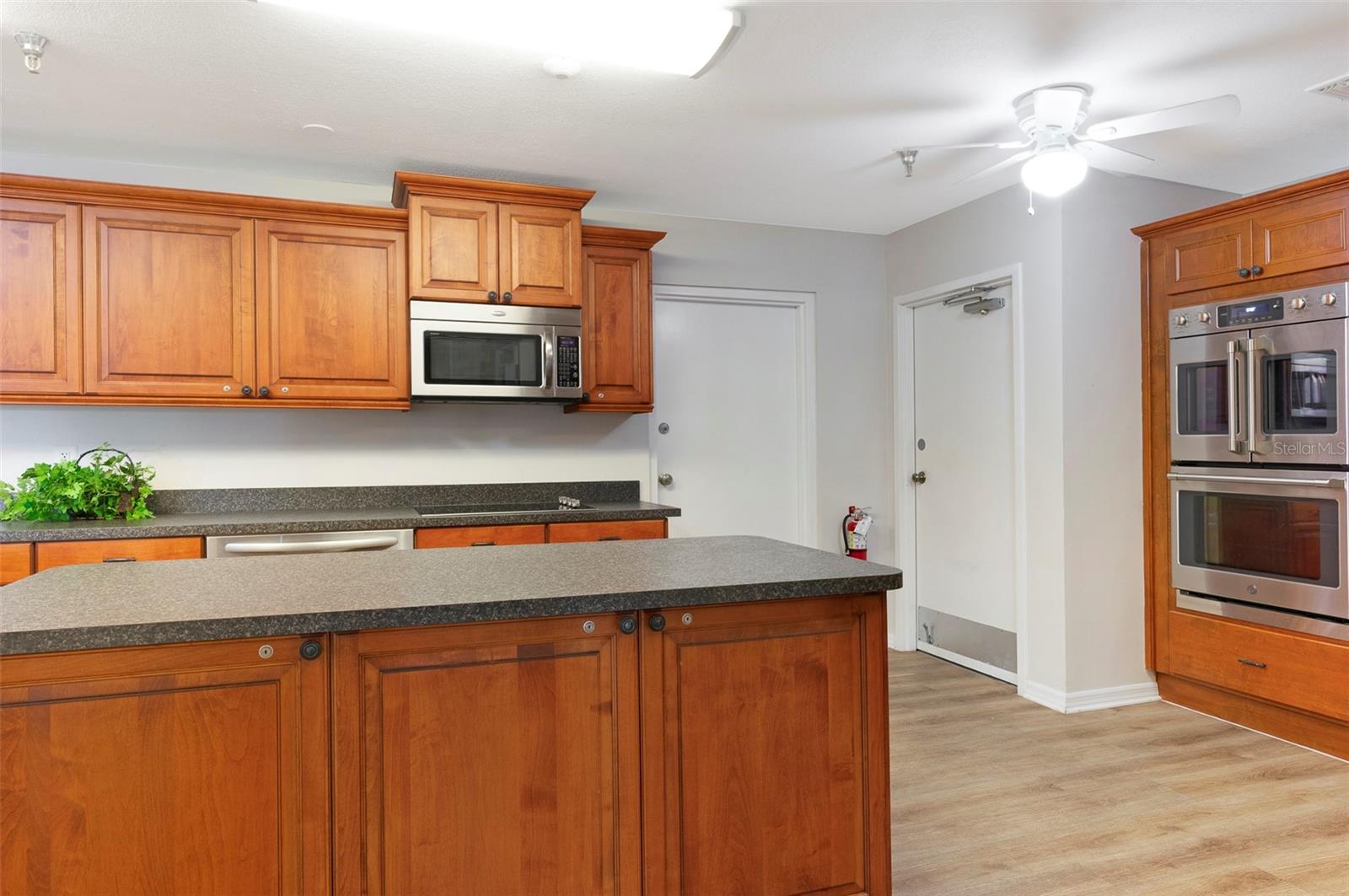 7903 Sailboat Key Blvd S #102 Property Photo 42