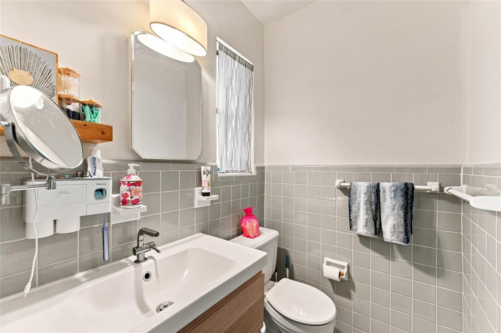 809 E River Dr Property Photo 21