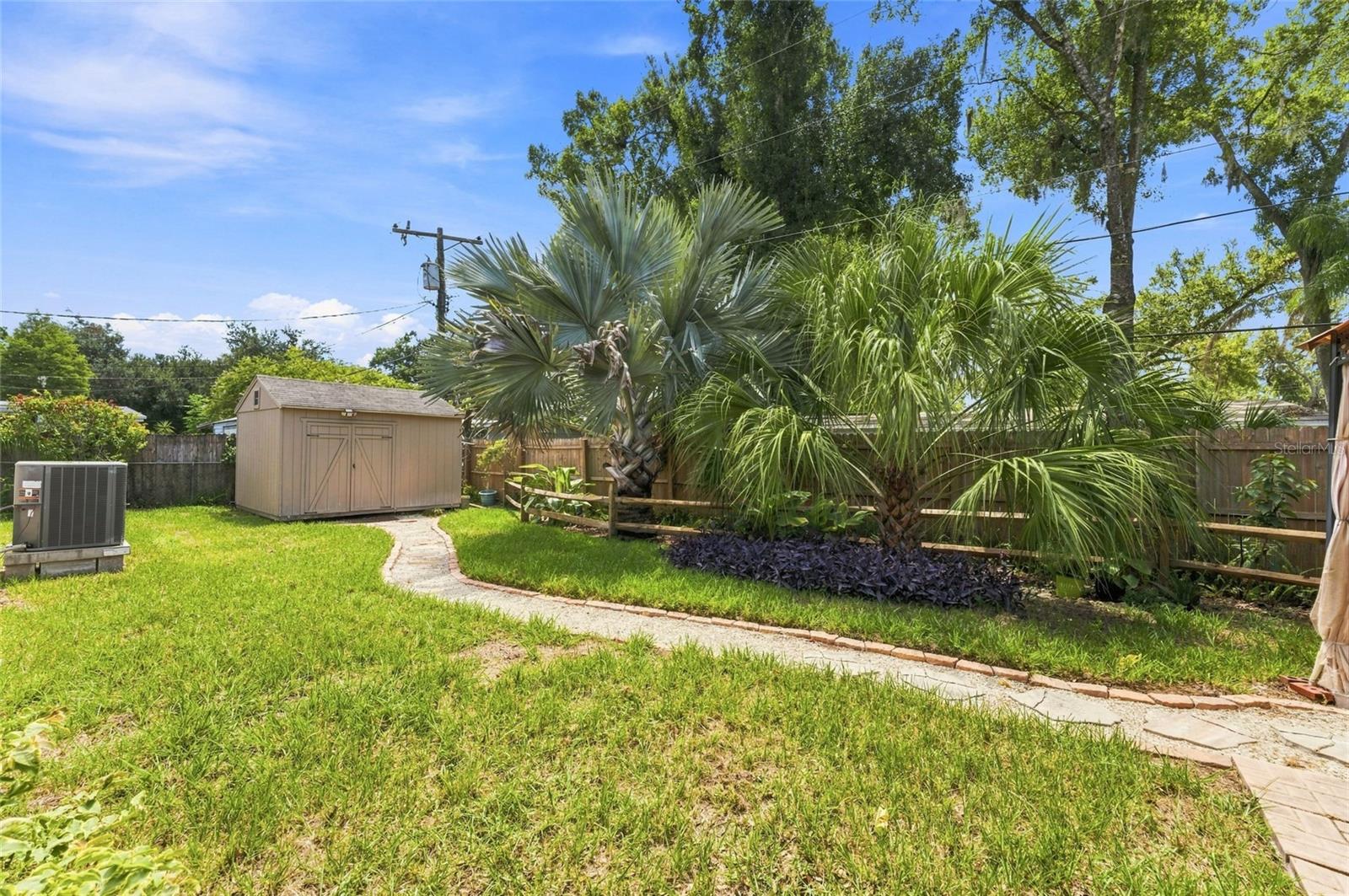 809 E River Dr Property Photo 44