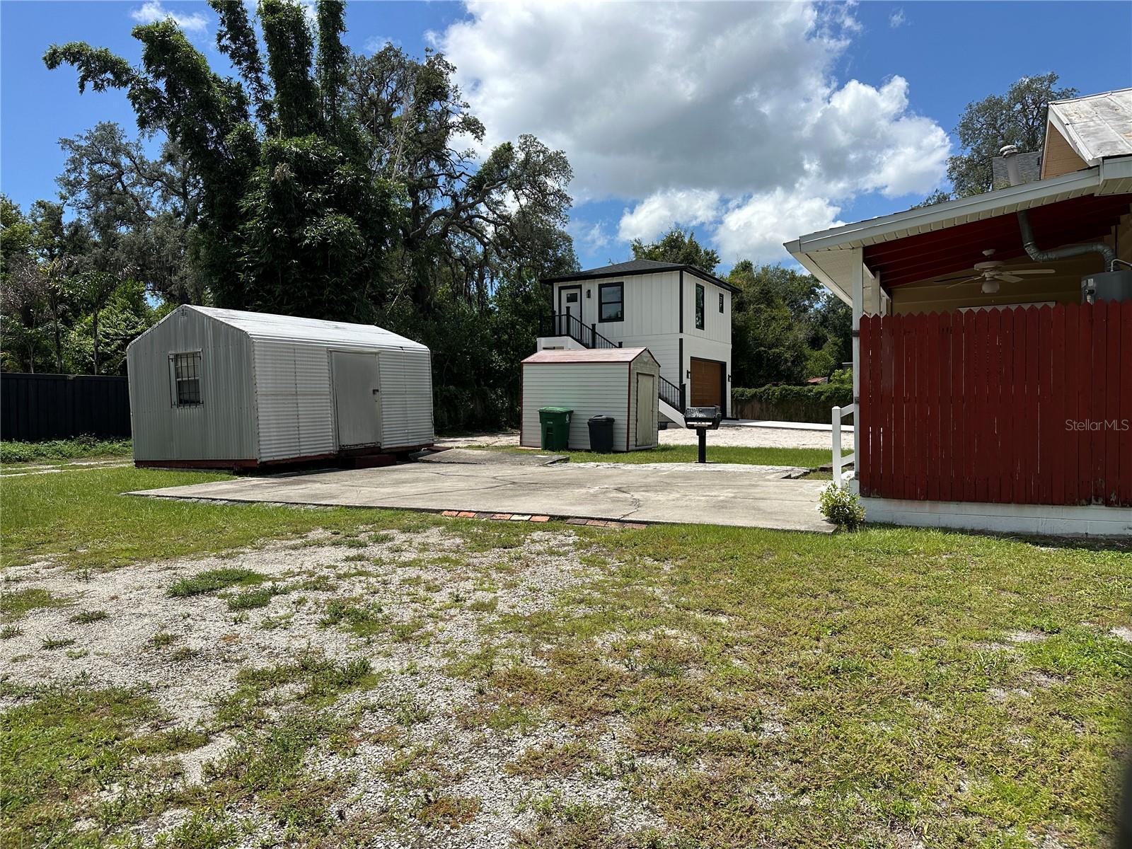 1209 E Ellicott St Property Photo 4