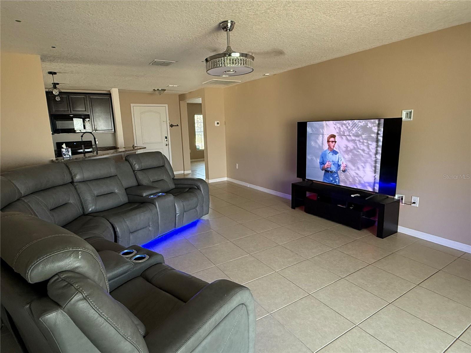 820 Chatham Walk Dr Property Photo 4