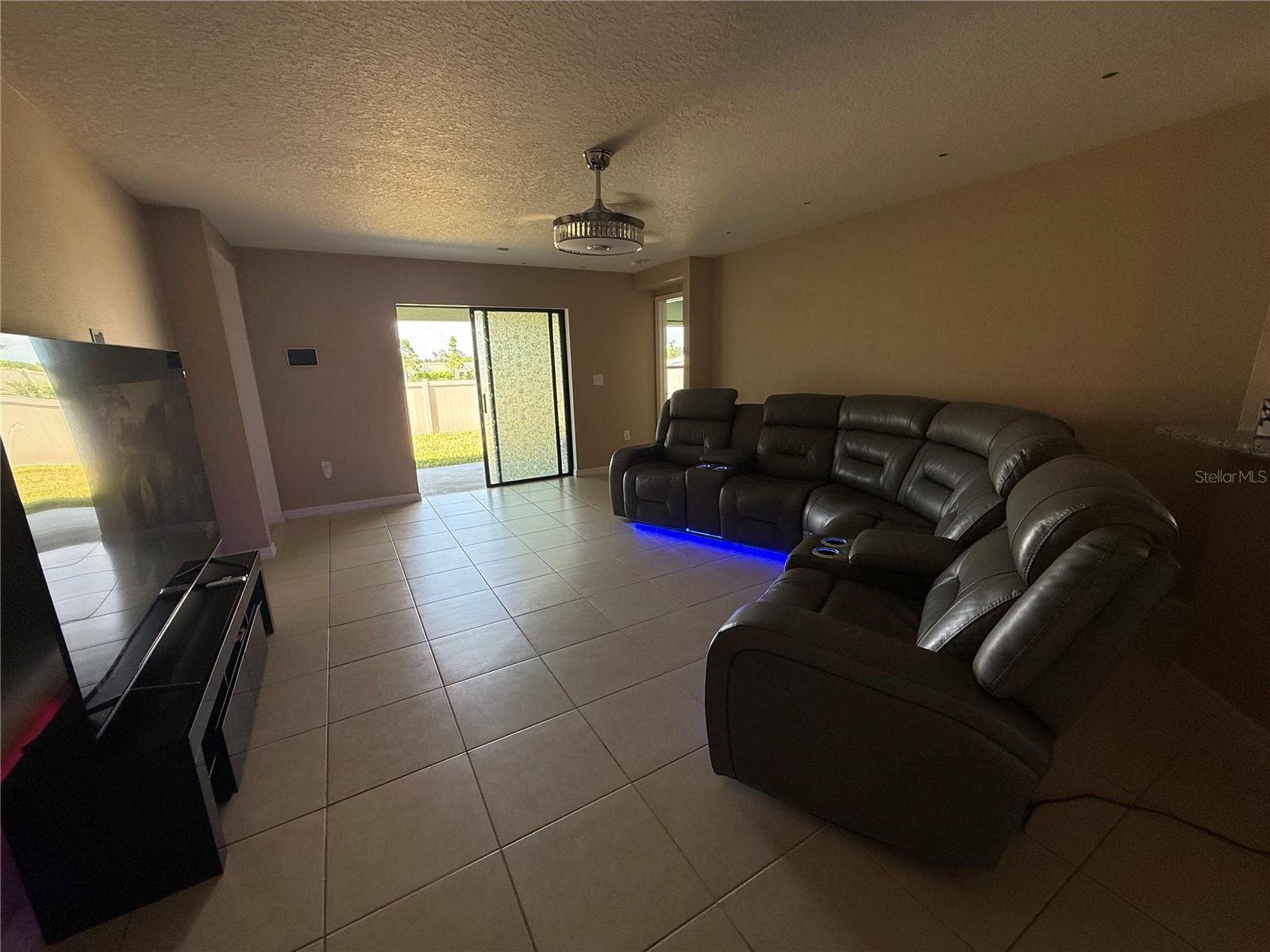 820 Chatham Walk Dr Property Photo 6