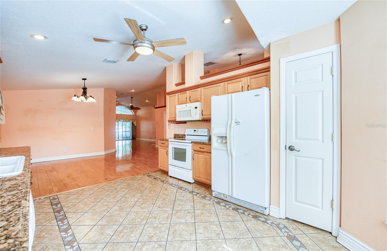 1150 Oakwood Dr Property Photo 9