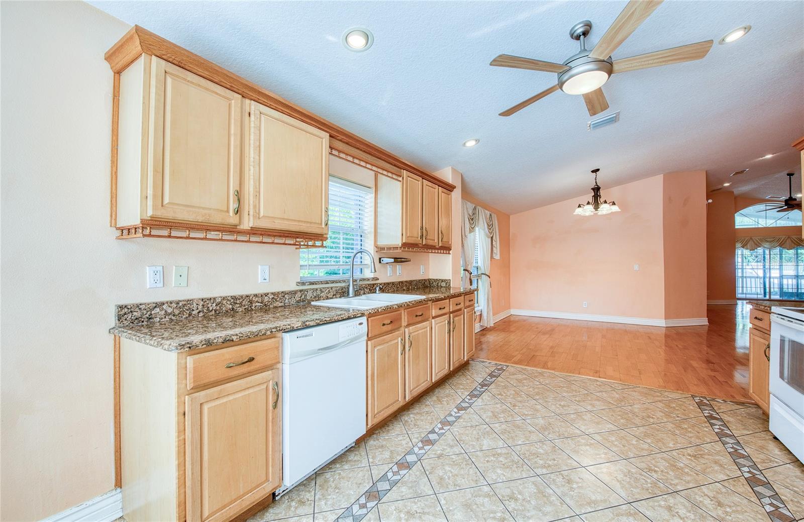 1150 Oakwood Dr Property Photo 10