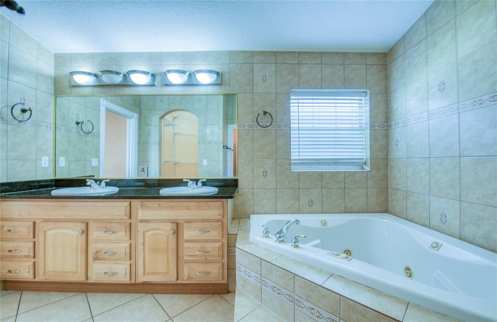 1150 Oakwood Dr Property Photo 24