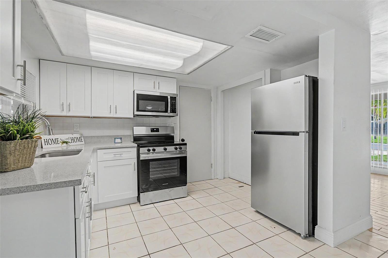 3909 Sail Dr Property Photo 7