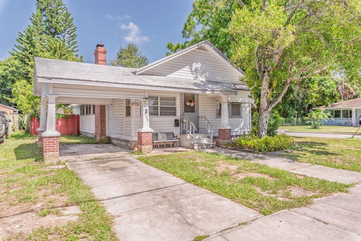 1323 18th St W Property Photo 1
