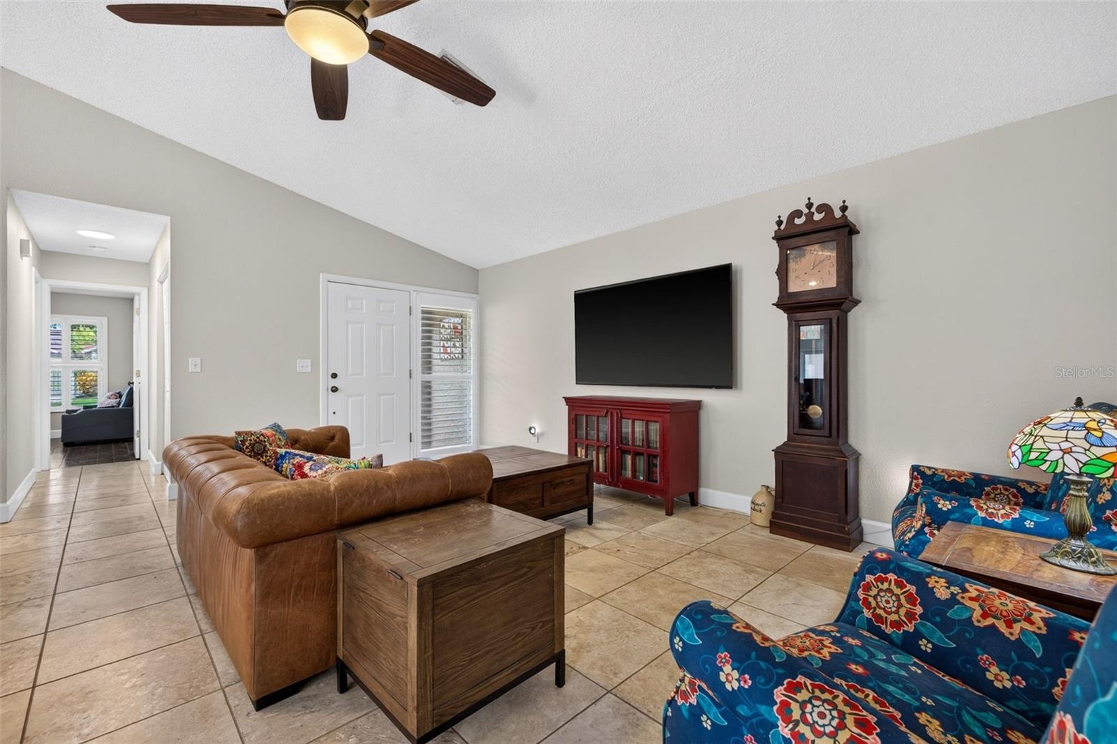 495 St Tropez Cir Ne Property Photo 6