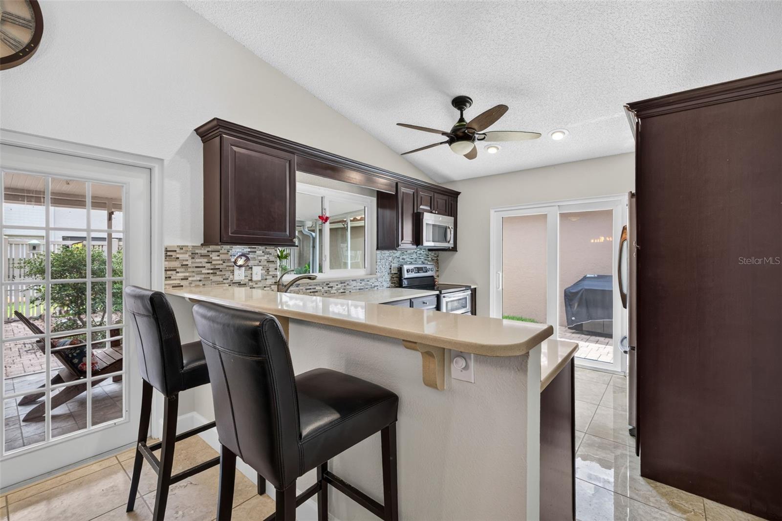 495 St Tropez Cir Ne Property Photo 12
