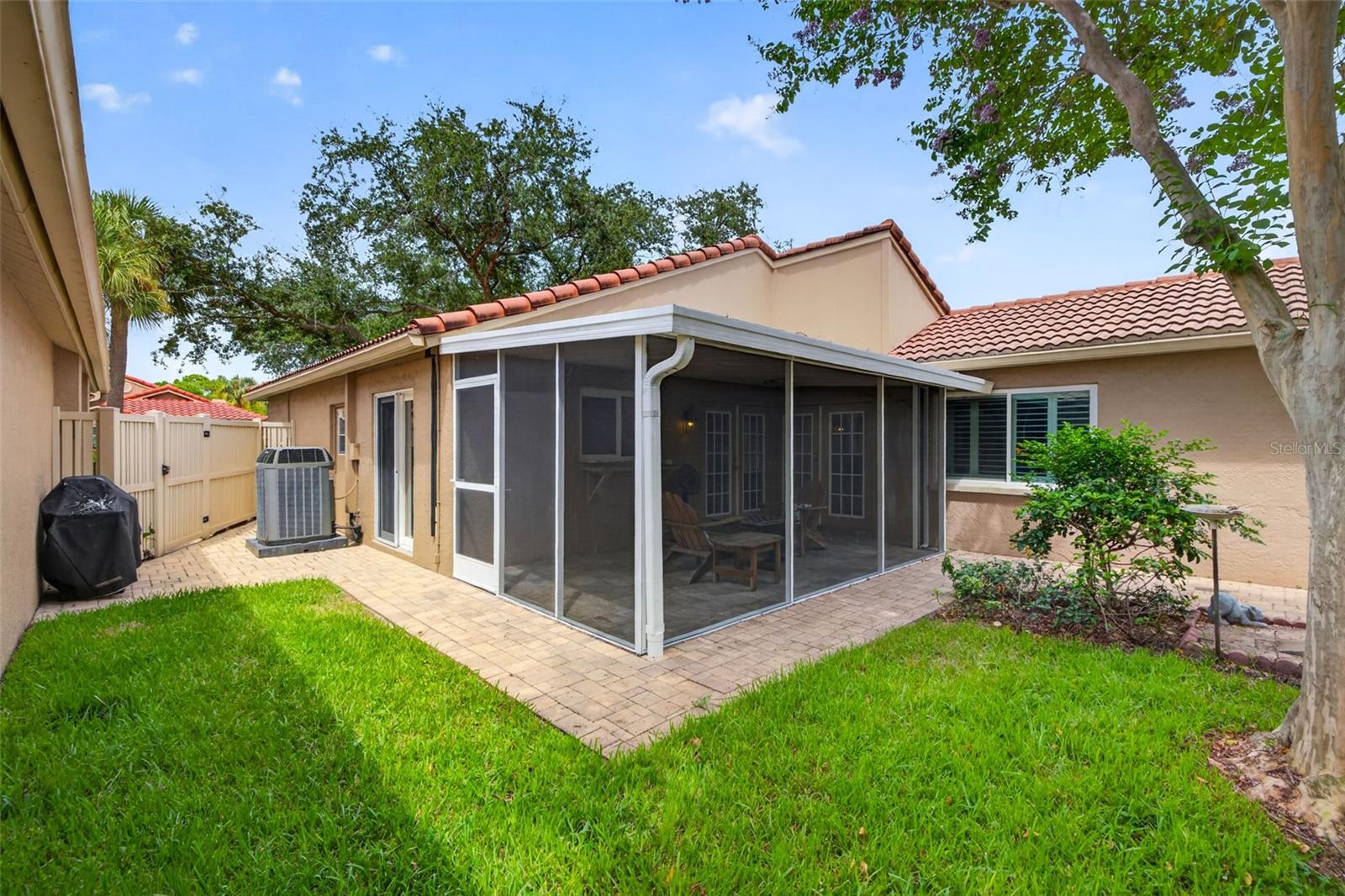495 St Tropez Cir Ne Property Photo 21