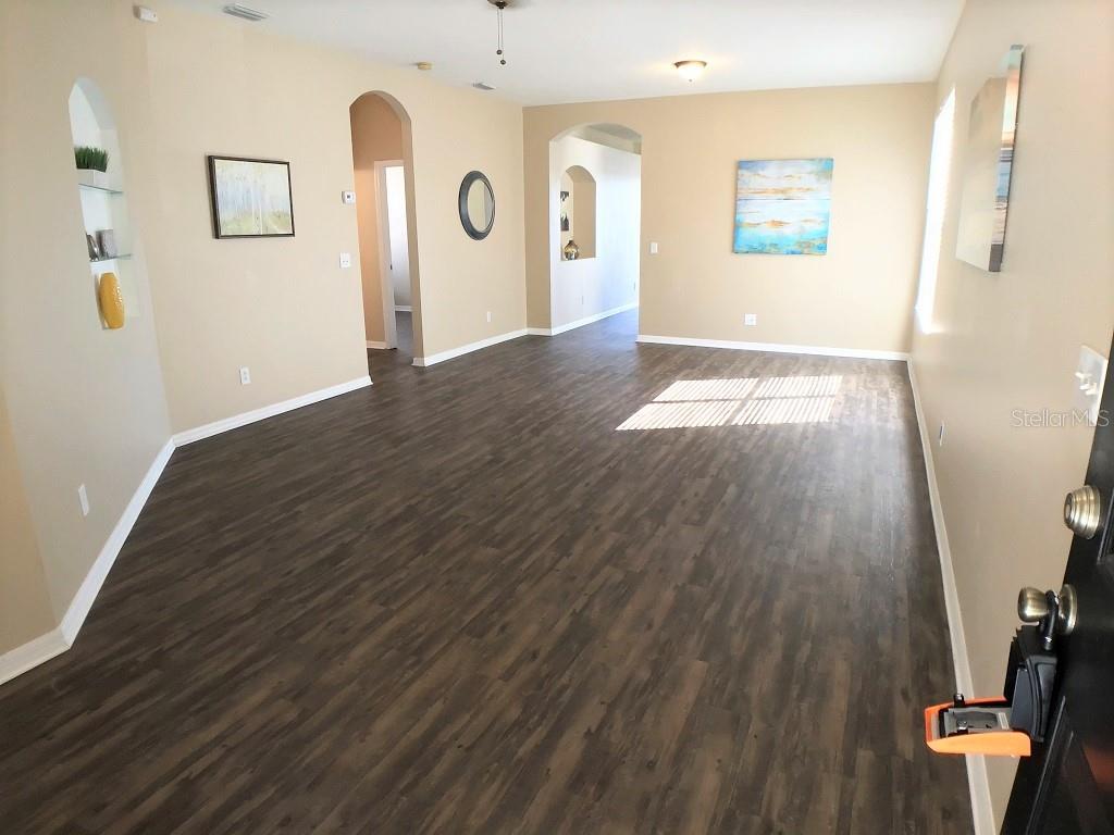 8539 Deer Chase Dr Property Photo 2