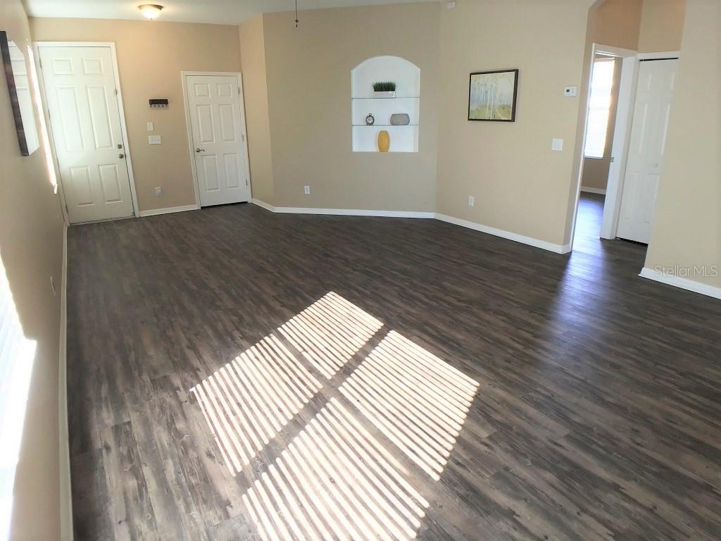 8539 Deer Chase Dr Property Photo 5