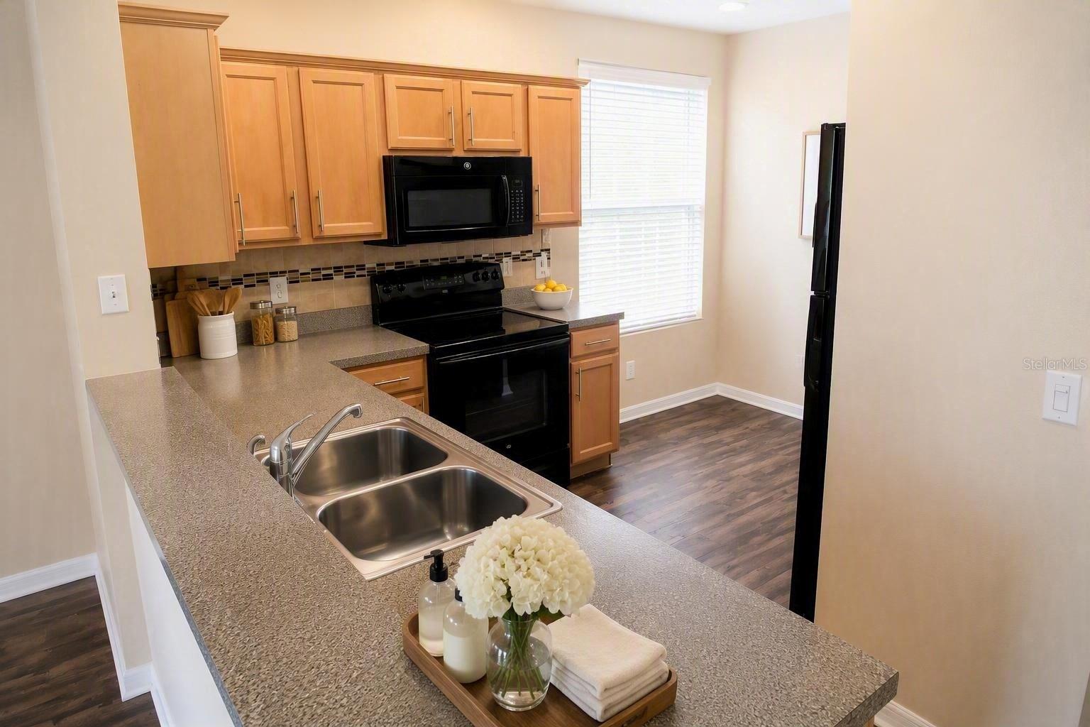 8539 Deer Chase Dr Property Photo 5