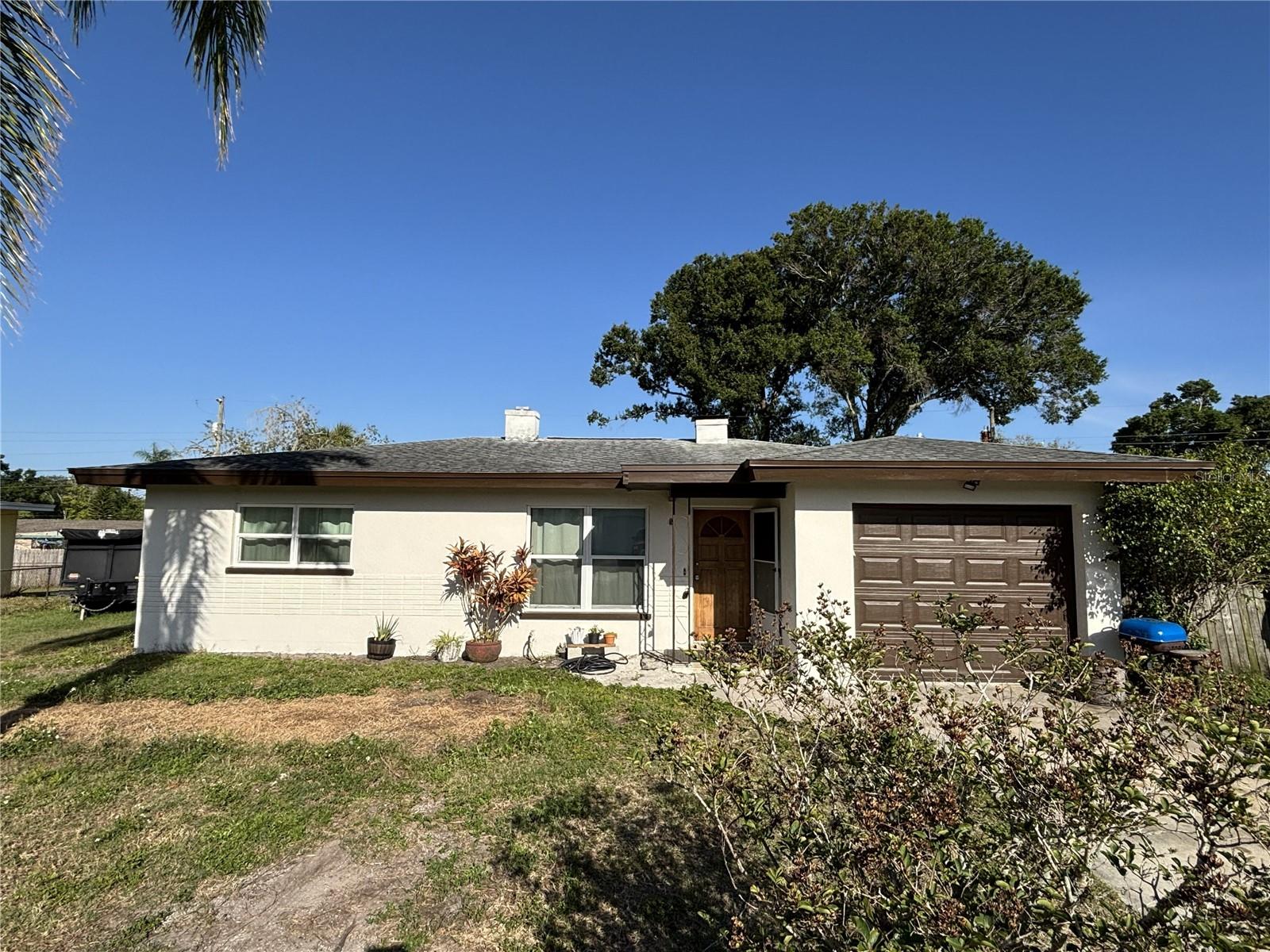 1347 Buckingham Dr Property Photo 1