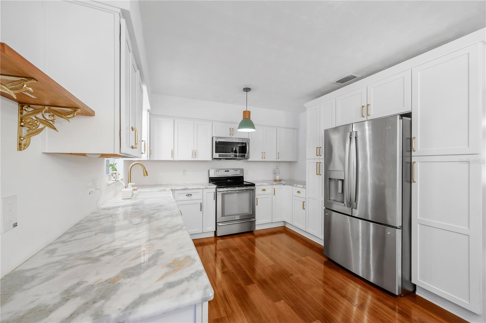 1708 Woodbine Dr Property Photo 17