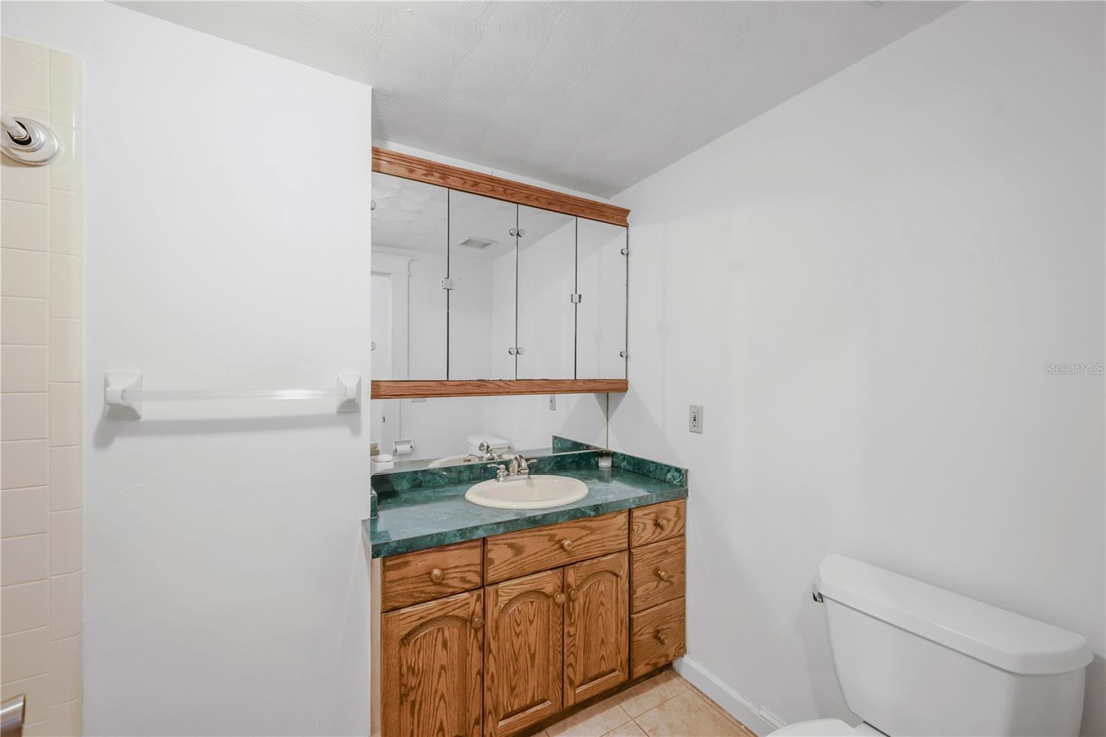 1708 Woodbine Dr Property Photo 21