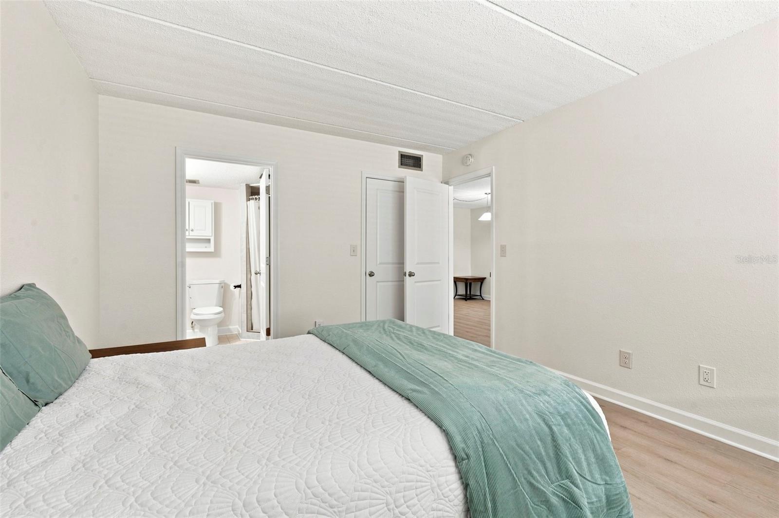 4435 1st St Ne #110 Property Photo 8