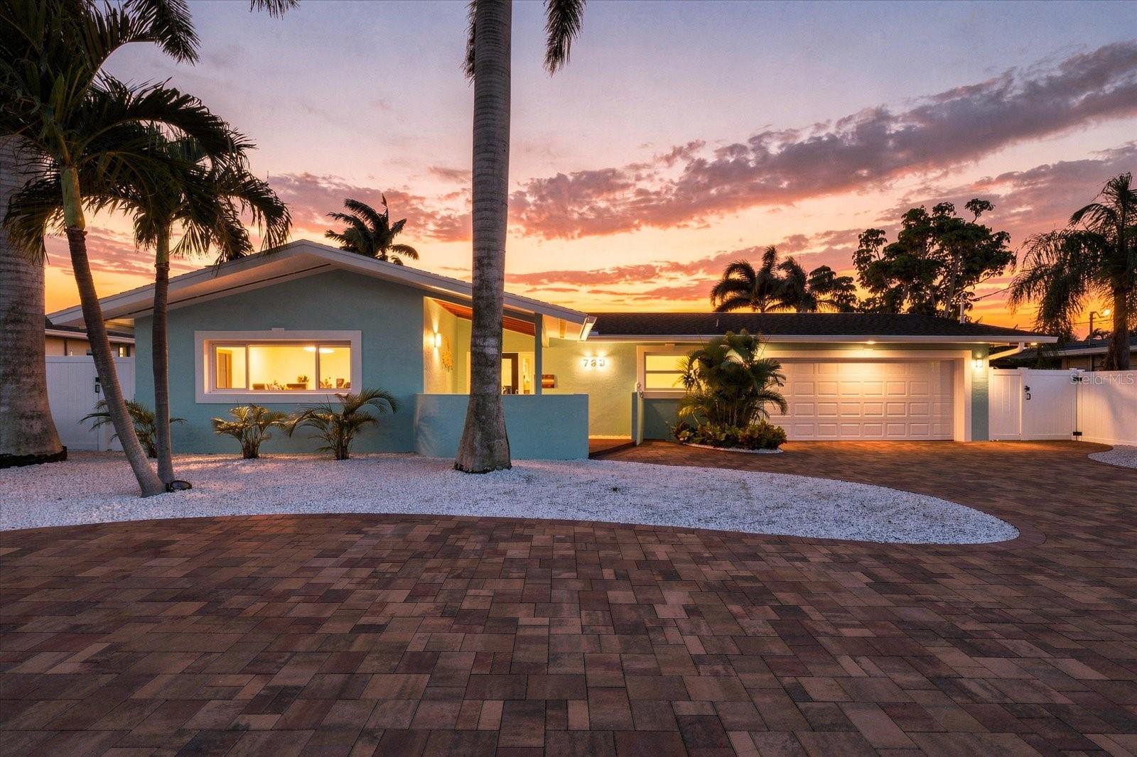 7852 Causeway Blvd S Property Photo 1