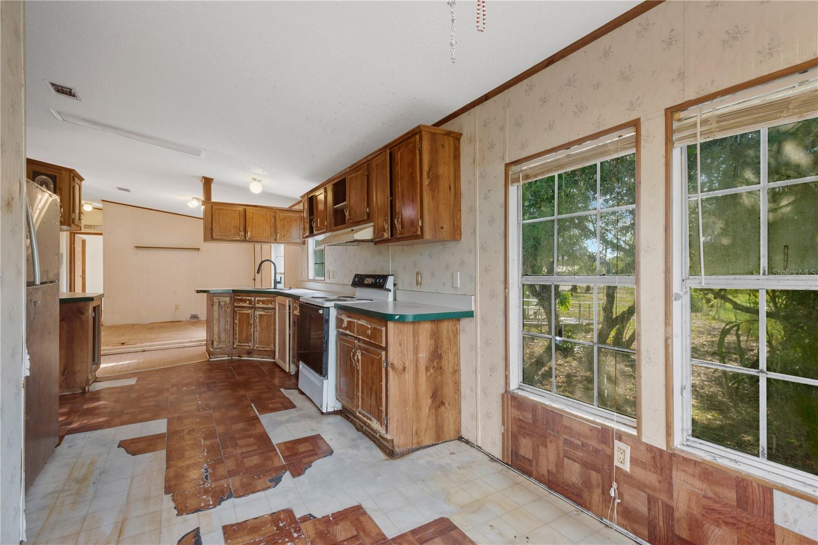 11620 E Bay Rd Property Photo 6