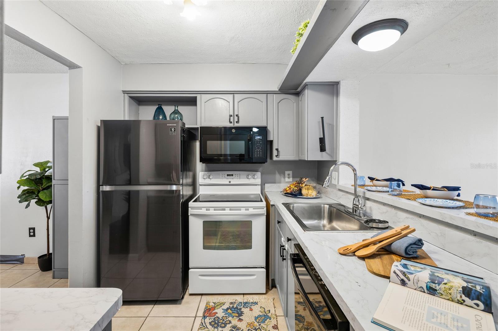 4038 Cortez Dr #b Property Photo 16