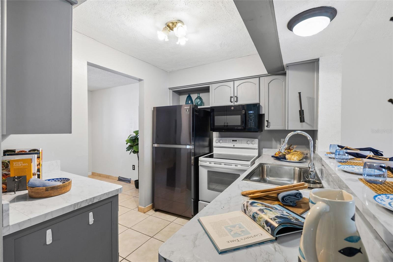 4038 Cortez Dr #b Property Photo 17