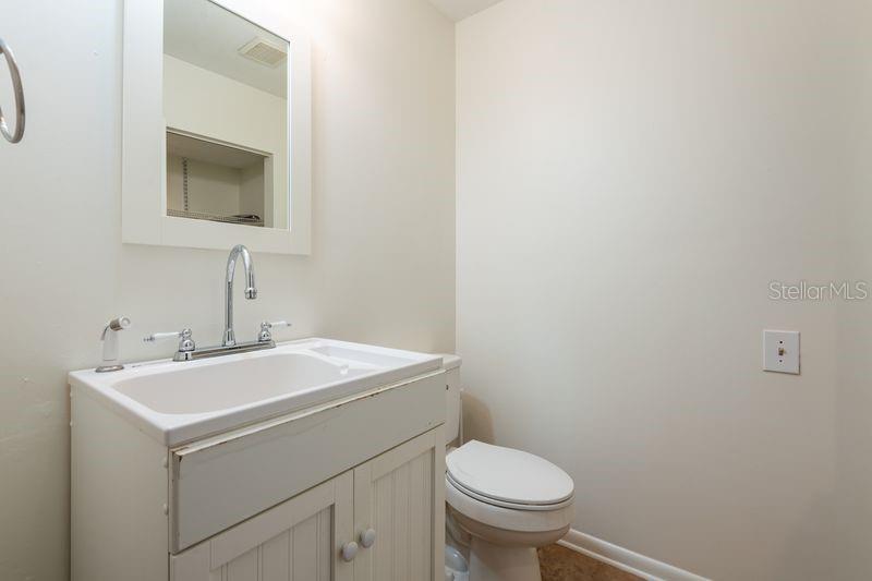 819 Oak Park Pl Property Photo 10