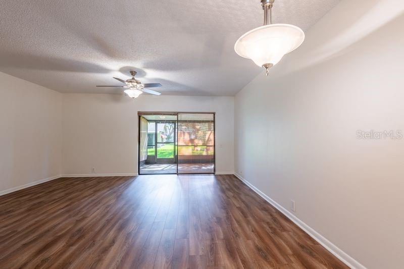 819 Oak Park Pl Property Photo 16