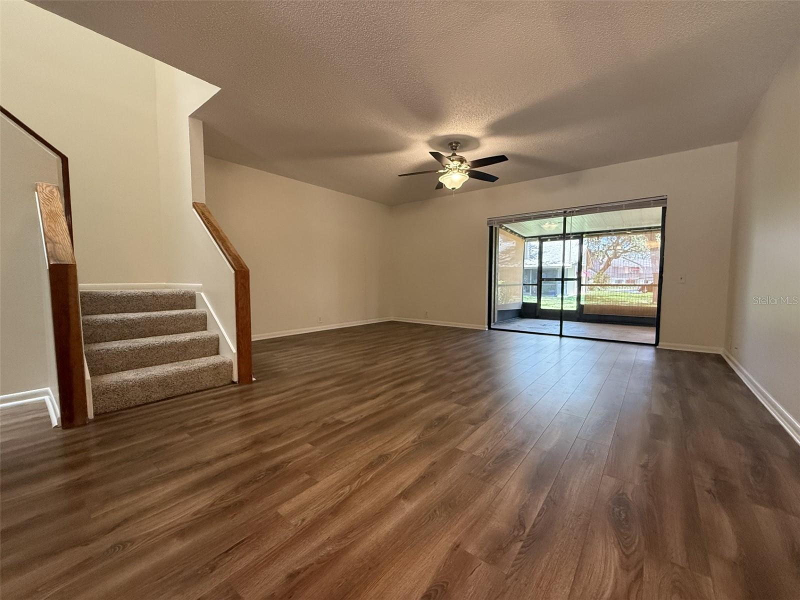 819 Oak Park Pl Property Photo 17