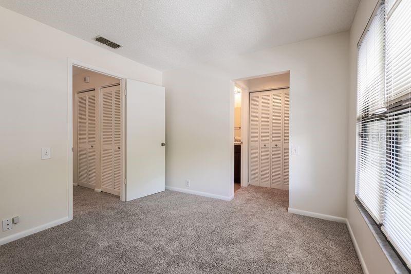 819 Oak Park Pl Property Photo 23