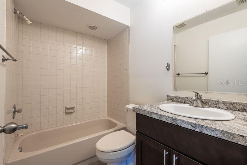 819 Oak Park Pl Property Photo 24