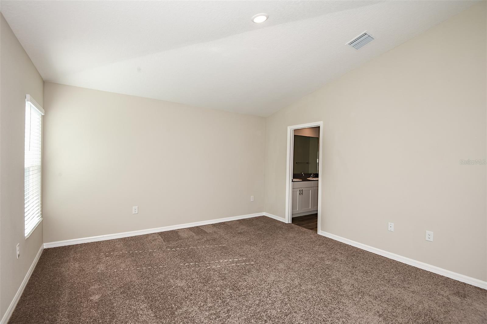 15164 Maude Landing Loop Property Photo 5
