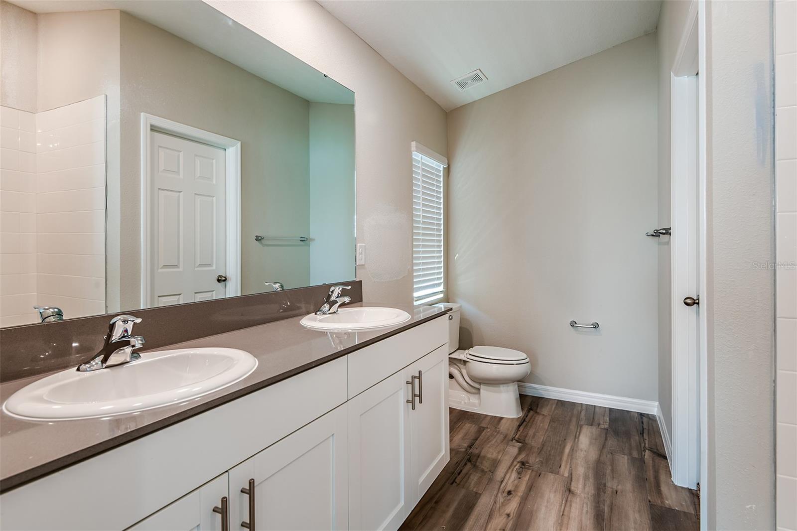 15164 Maude Landing Loop Property Photo 6