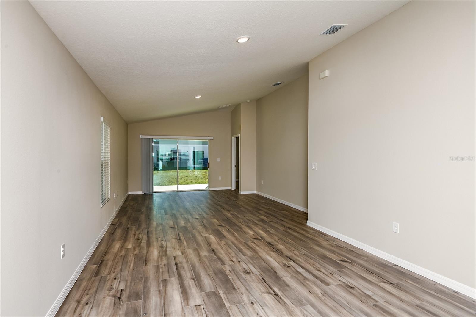 15164 Maude Landing Loop Property Photo 13
