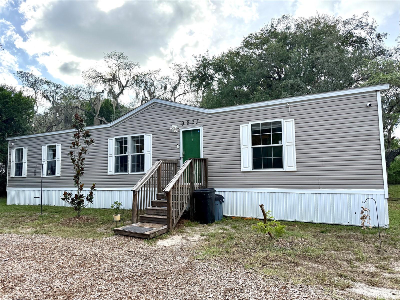 9825 LEGUNA ST Property Photo 1