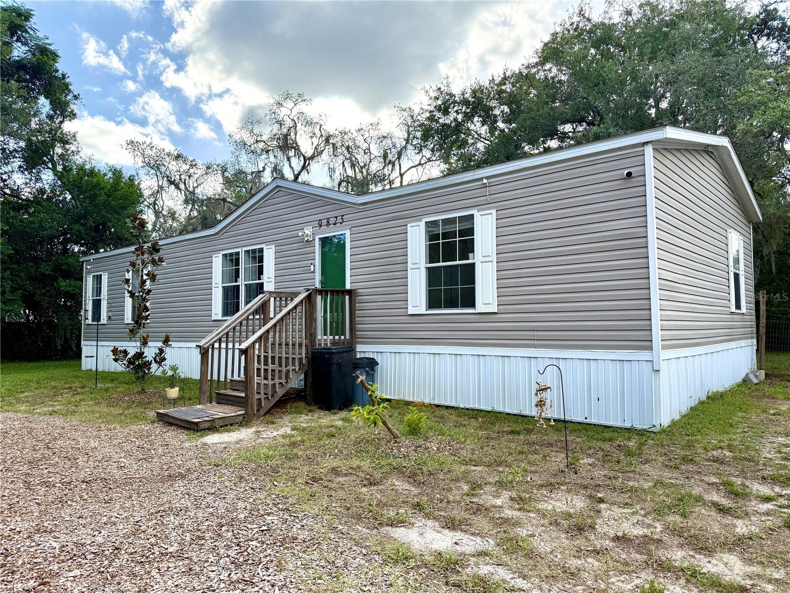 9825 Leguna St Property Photo 2