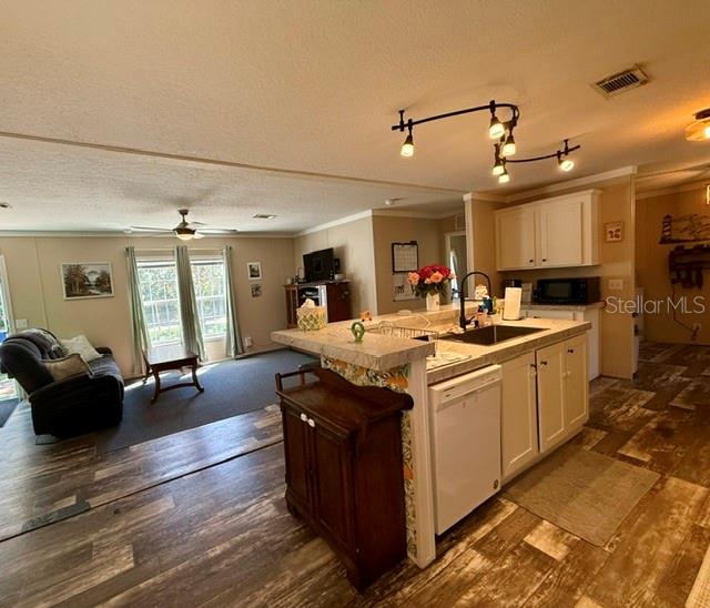 9825 Leguna St Property Photo 8