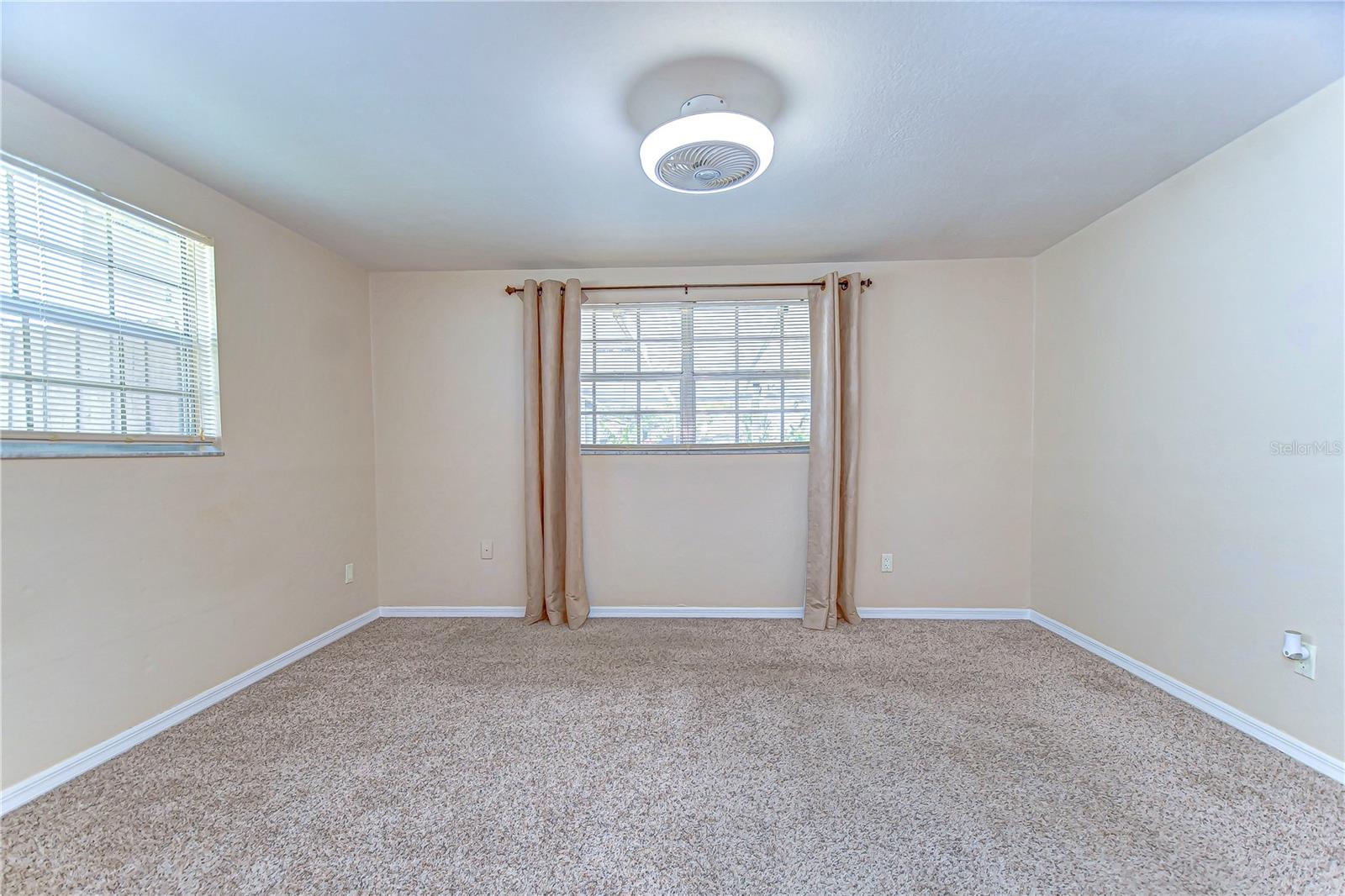 9826 Island Harbor Dr Property Photo 48