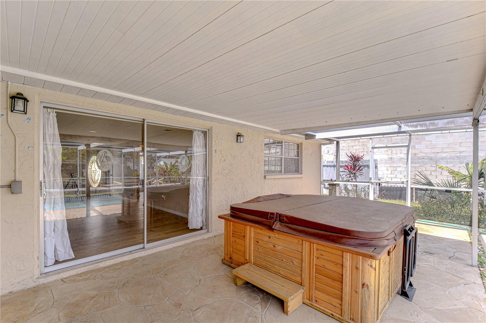 9826 Island Harbor Dr Property Photo 57