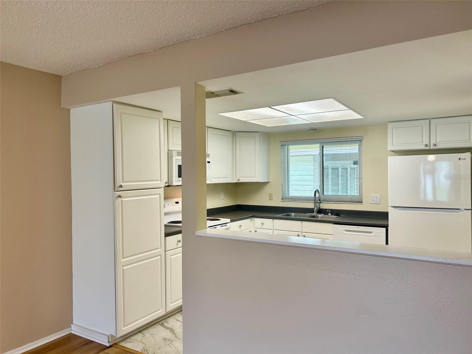 2506 Oakleaf Ln #25b Property Photo 4